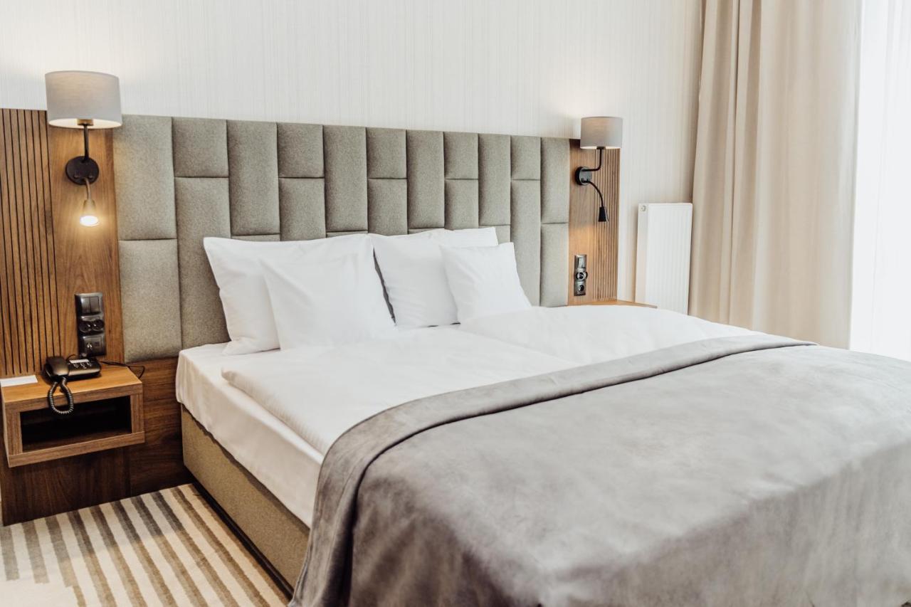 Elements Hotel&Spa Świeradów-Zdrój 外观 照片 A bed with a headboard