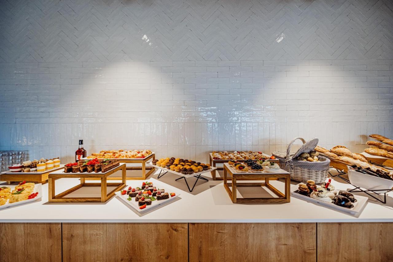 Elements Hotel&Spa Świeradów-Zdrój 外观 照片 A buffet at a restaurant